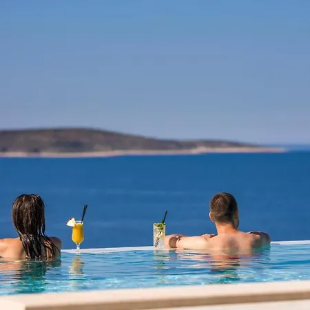 מלון Stella Mare Eco Boutique House 4*