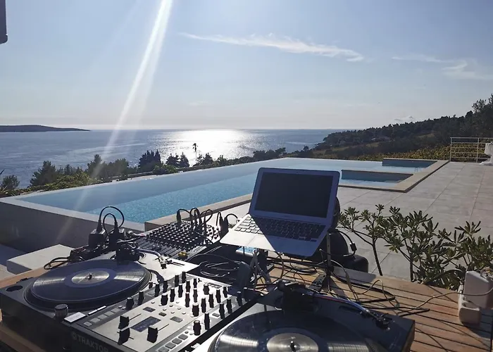 מלון Stella Mare Eco Boutique House 4*